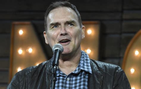 Snl Pays Tribute To Late Comedian Norm Macdonald