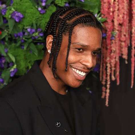 He, as many other artists, has an eccentric yet this article focuses on asap rocky braids and how you can enhance the style to look even better on this is one of asap rocky's signature looks. Latest Trends | Haircut Inspiration