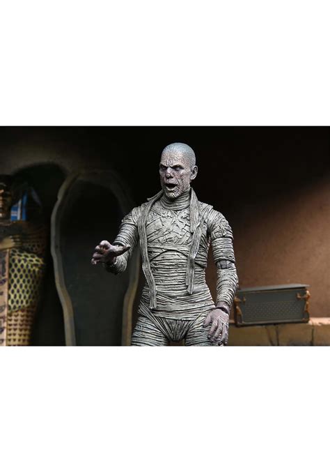 Universal Monsters Ultimate Mummy Color 7 Scale Action Figure