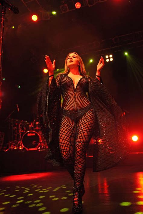 Singer Jojo Looks Unrecognisable While Stripping Off On Stage In Racy