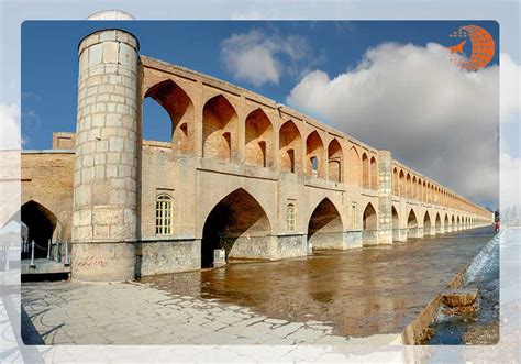 ۱۱ مورد از معروف ترین بناهای تاریخی ایران