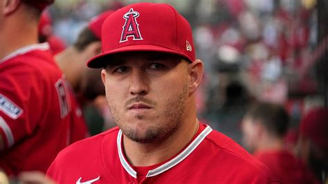Reds Spoil Mike Trouts Return To The Angels Lineup