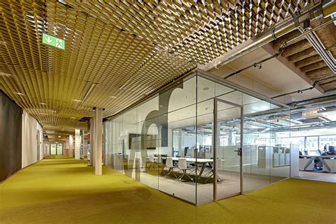 Flexible Partitioning For Interiors · Commercial Interior Design