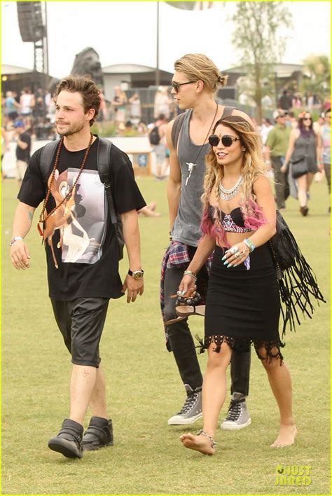 Vanessa Hudgens Austin Butler Couldn T Get Enough Of Coachella So They Are Back Photo