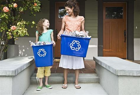 How To Fight Trash Can Odors 4 Easy Ways Recycling Bins Recycling