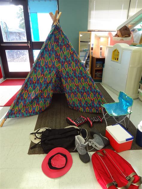 .camp crafts, art projects and food inspired by those hot summer days at the best summer camps. Joy's Preschool Ideas: Camping Theme