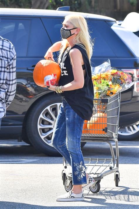 Gwen Stefani Goes Casual In Vans For Pumpkin Picking Footwear News
