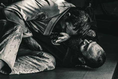Comparing Air Choke Vs Blood Choke Safer Easier And How To Unflinched