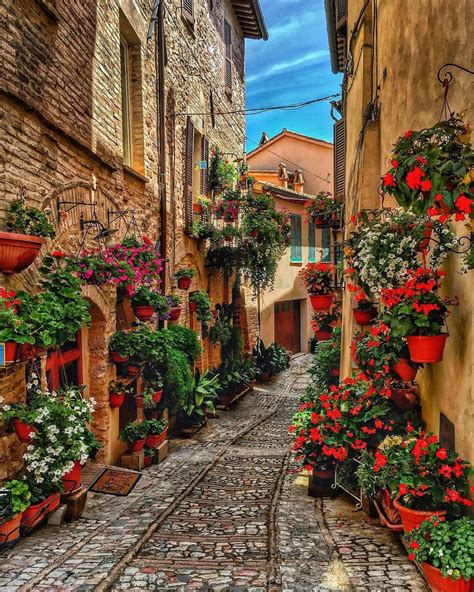 Spello Italy Mens Territory Beautiful Places Places To Travel