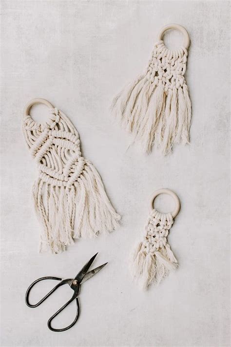 Make a macrame hanger to hang your favorite plants. 16 Awesome Beginner Macrame Projects | Macrame wall ...