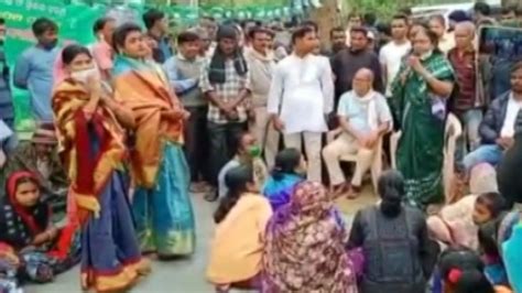 Panchayat Polls Videos Of Odisha Govt Employees Campaigning For Bjd Go