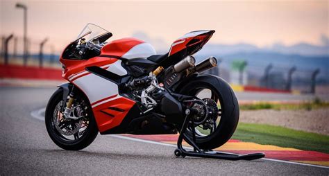 Ducatisti Integralisti Moto Da Sogno Ducati 1299 Superleggera