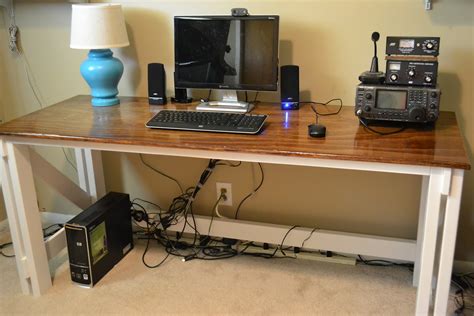 So, you can simply build a home office to do rest of your office work and also other office tasks like making presentations and business proposals, etc.! DIY Office // Computer Desk | Today's Creative Ideas