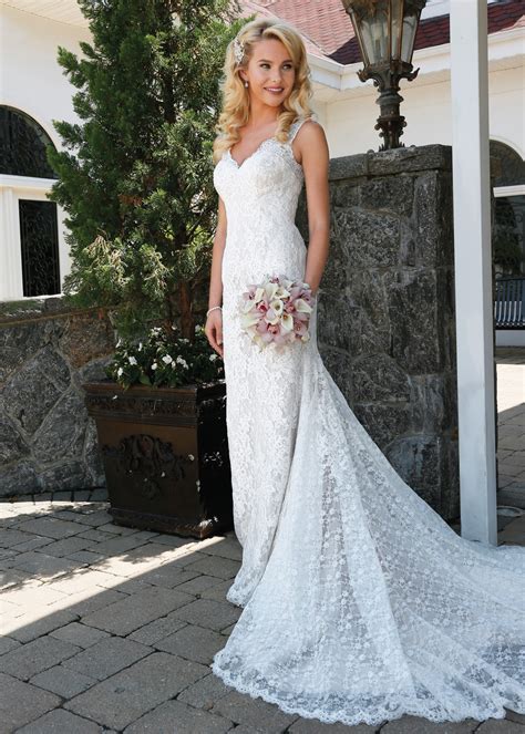 Senin için buradayız, aşk için buradayız. Fit to Flare Dress Bridal Wedding Gown by Oleg Cassini NY, NJ