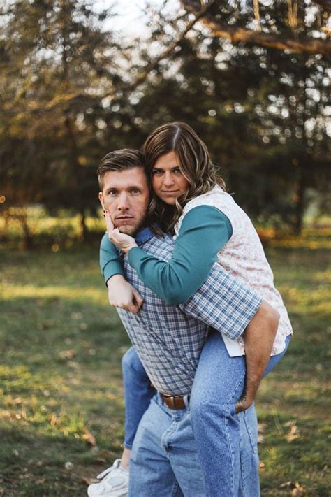 This Couples ‘awkward Engagement Photos Are Everything Unconventional Engagement Photos Funny