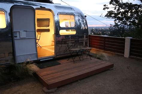 Regardez Ce Logement Incroyable Sur Airbnb Hilltop Airstream Urban