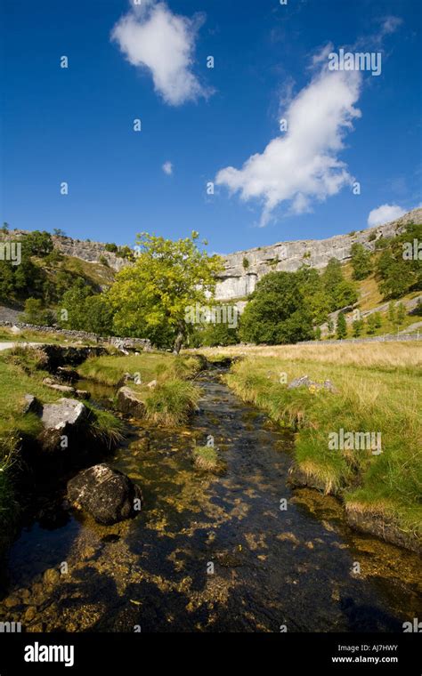 Malham Cove In The Yorkshire Dales Stock Photo Alamy