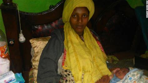 Ethiopian Woman Sits Exam On Hospital Bed 30 Minutes After Giving Birth Cnn
