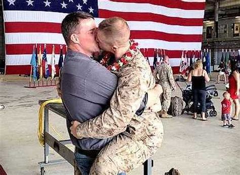 Marine S Welcome Home Kiss To His Partner Goes Viral On Facebook Syracuse