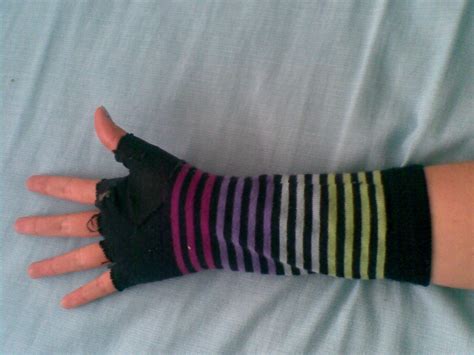 Socks To Gloves · A Pair Of Sock Gloves · Version By Nanaxr