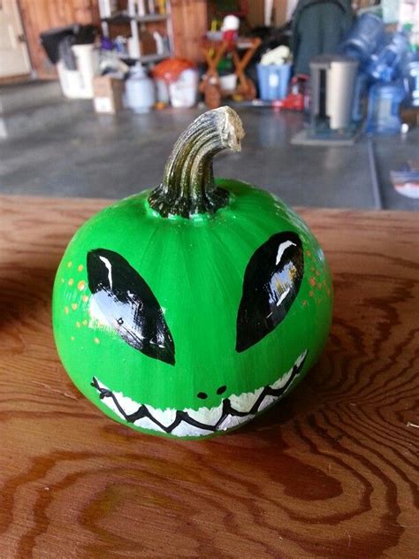 Painted Alien Pumpkin 2 Alien Halloween Vegetable Garden Design
