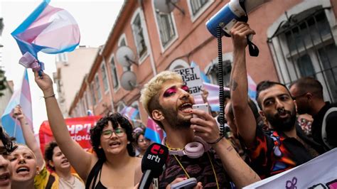 8 LGBTI Activists Arrested In Istanbul During Pride