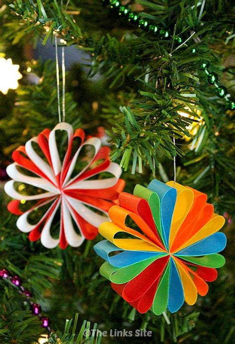 Well this is going to be a wrap for christmas decorations for this year, and we are ending on a nice easy one that you don't need anything special for. Beautiful Paper Christmas Decorations | The Links Site