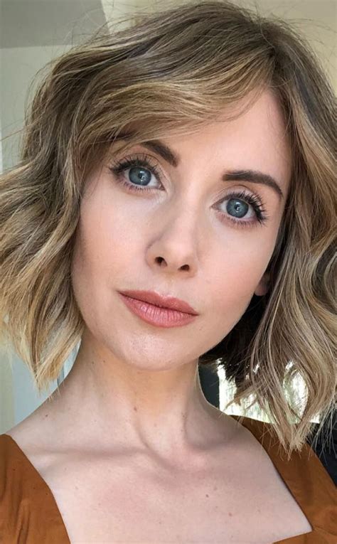 Alison Brie Goes Blonde See Her New Hair E Online Au