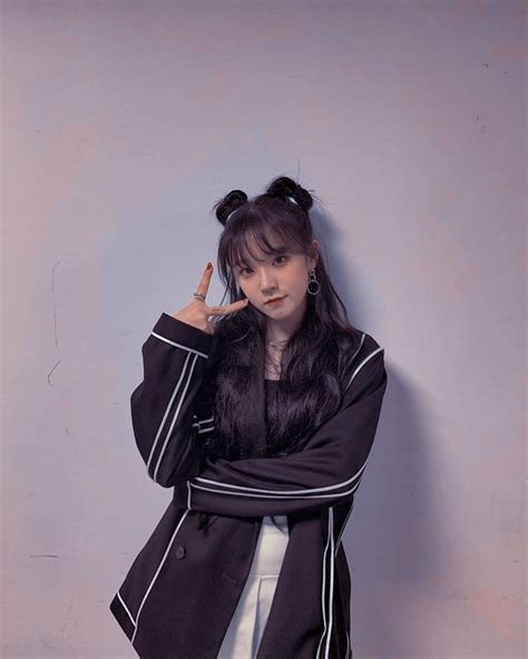 Yuqi Gidle Aesthetic Em 2020 Soyeon Roxo Neon Coreana