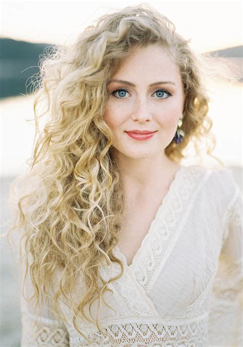 The blonde just sets the right tone for the. Top 15 Amazing Curly Hairstyles With Blonde Hair