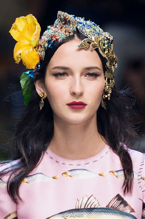 Dolceandgabbana Ss 2017，花仙子的花头饰～ 堆糖，美图壁纸兴趣社区