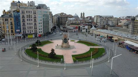 Taksim Meydanı ve İstiklal Caddesi ndeki son durum havadan görüntülendi