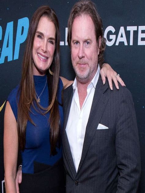 Brooke Shields And Chris Henchy Celebrate 22 Years Of Marriage E