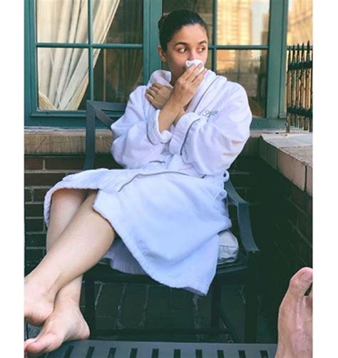 صورة علياء بهات في الحمّام تثير فضول متابعيها بـ Instagram