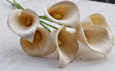 Diy How To Make Calla Lily Flowers Using Dried Corn Husks Reduce