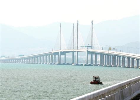 The bridge is still the longest in malaysia, one of the longest in the toll rate varies by vehicle type, ranging from rm1.40 for motorcycles to rm75.00 for tractor trailers. After 35 Years, Crossing The Penang Bridge Will Now Be ...