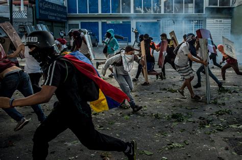 Venezuelas Opposition Battling Nicolás Maduro Suffers A Crippling
