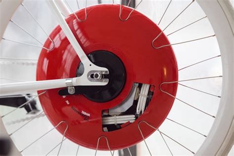 The Copenhagen Wheel Turns Your Bicycle Into An Electric Hybrid Video