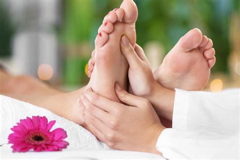 The basic principle is simple, applying pressure to the points that the map. Reflexology - Thai Foot Massage Wantirna South, Glen ...