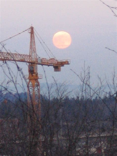 Cranemoon Moon Over Construction Crane Portland Or Brx0 Flickr