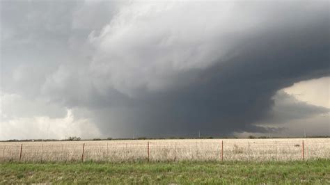 Large Tornado And Supercell Structure Benjaminelectra Tx April 27
