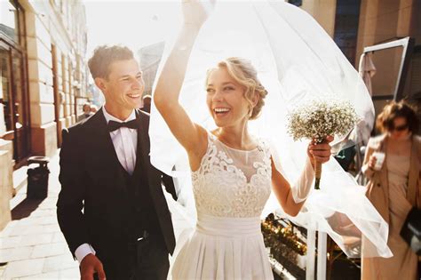 The minimum price paid for wedding flowers we have registered is $80 and the maximum $1,650. What Is The Average Cost Of Wedding Flowers? - Wedding ...