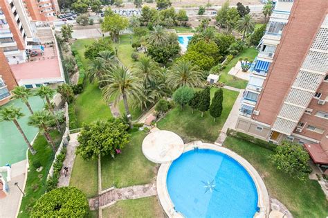 Una finca fantástica en jávea con 16 habitaciones. Alquiler apartamento en Benidorm, Comunidad Valenciana con piscina común y balcón/terraza - Niumba