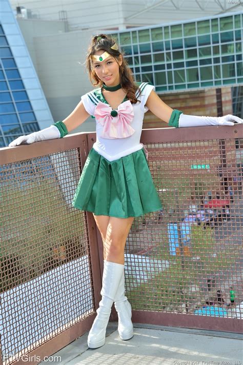Sailor Jupiter Cosplayer Showing Her Butt Plugged Ass For The Camera