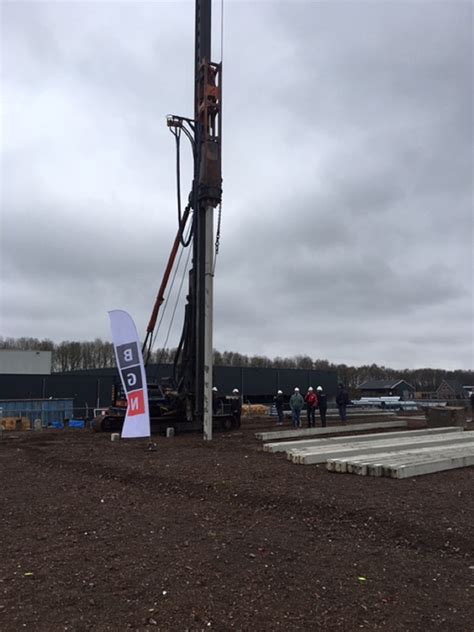 Eerste Paal Van Dijken Transport Bouwgroep Noord