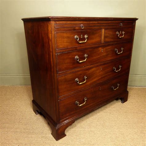 18th C Mahogany Chest Of Drawers Antiques Atlas