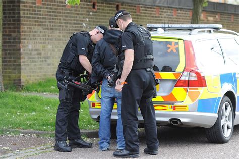 armed police on patrol in luton mirror online