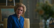 Gillian Anderson As Margaret Thatcher Confronts The Queen In 'The Crown ...