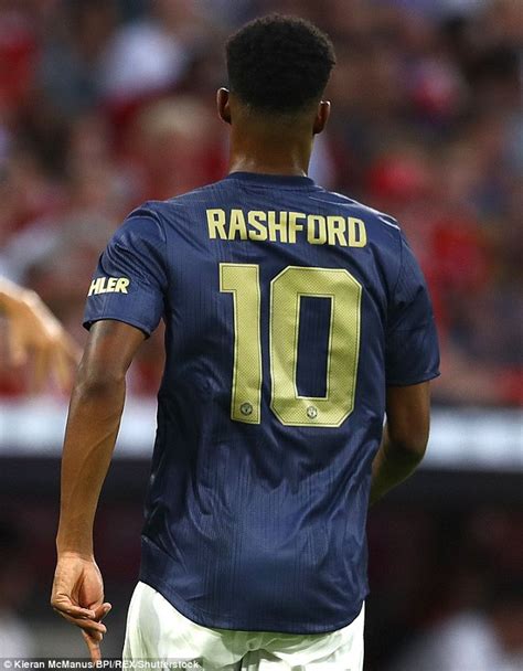 Marcus Rashford Handed Manchester Uniteds No 10 Shirt Daily Mail Online