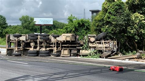 No word on any injuries. Crash shuts down I-77 south near uptown Charlotte | wcnc.com